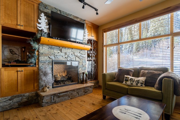 Big White Rentals Chalet, Condo, and TownhouseChalets at Big White