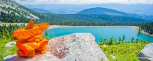 Summer-Scenic-Lake-Inukshuk-2000x1000px_0